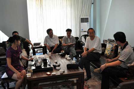 李师明参观连天红