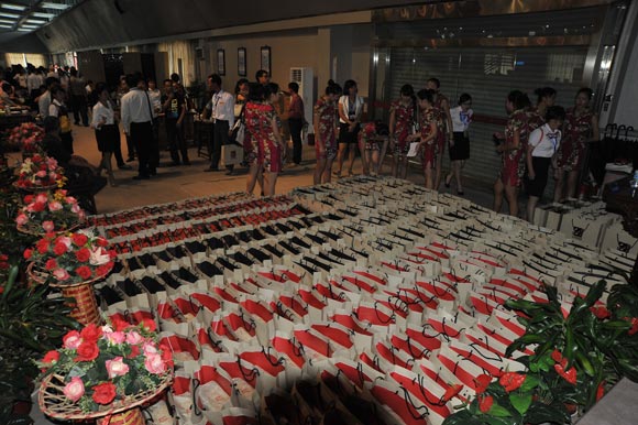 连天红赠送来宾礼品